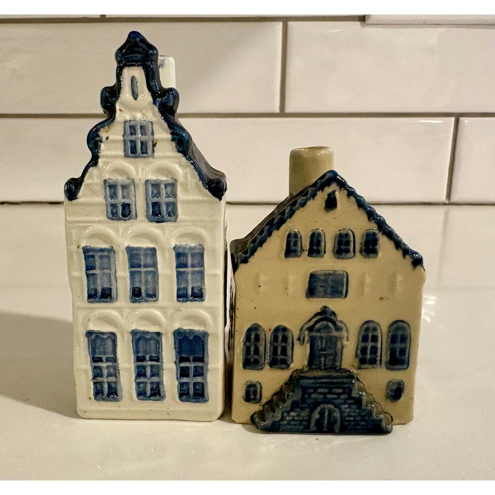 Set of 2 Dutch KLM Delft Blue Miniature Houses